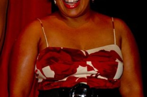 Chandra Wilson w sukni w kwiaty