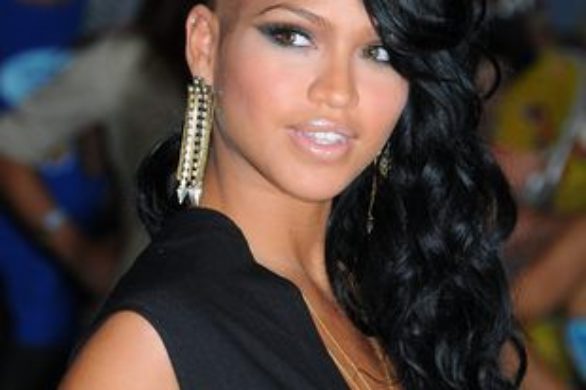 Cassie – piękna, choć do połowy łysa
