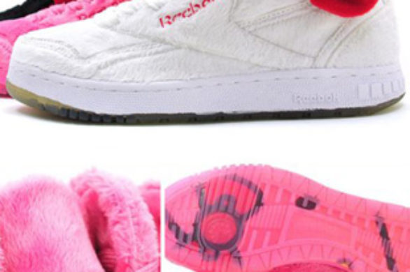 Pluszowe Reeboki z Hello Kitty