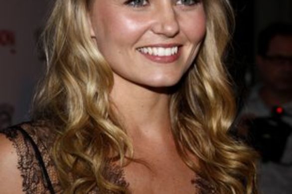 Jennifer Morrison z dziurą na udach