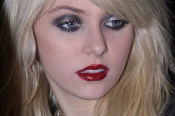 Jak szybko rosną włosy Taylor Momsen?