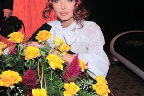 Wystrojona Eva Minge