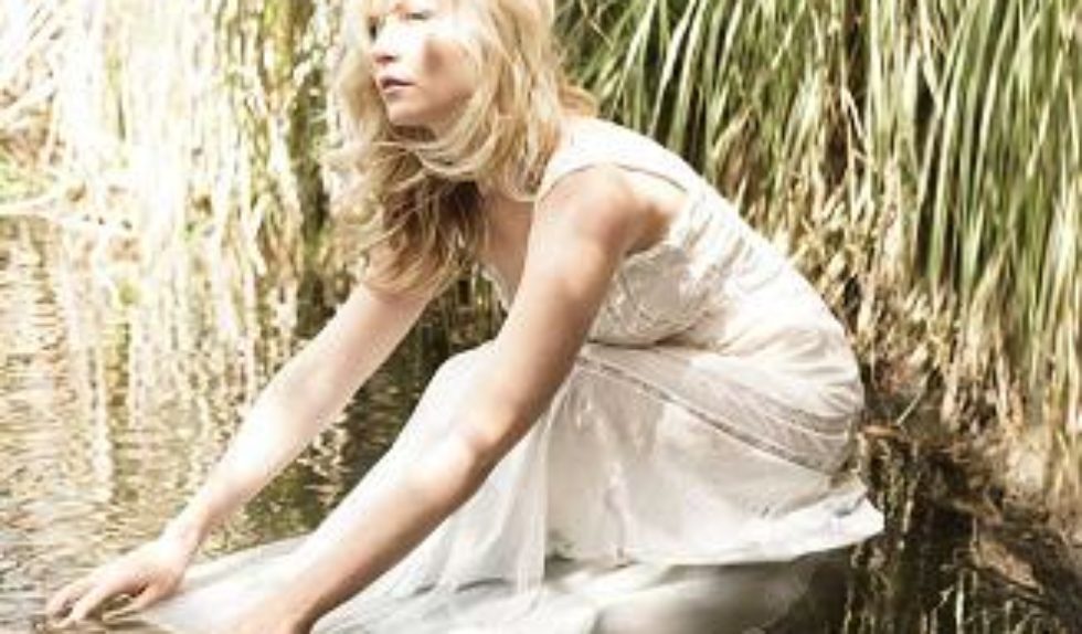 Kirsten Dunst jako ofiara wampira Kirsten Dunst jako ofiara wampira