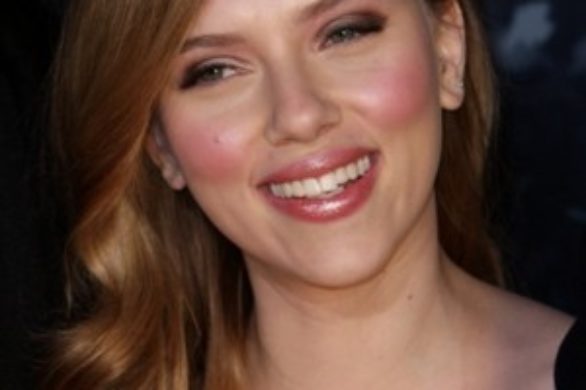 Scarlett Johansson w sukni Petera Soma