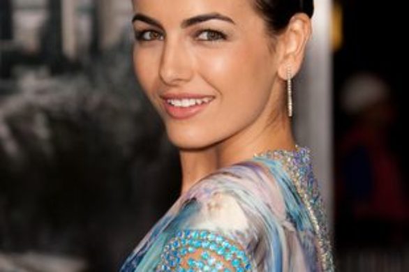 Stylowa Camilla Belle