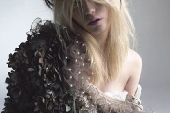 Natasha Poly jak lalka?