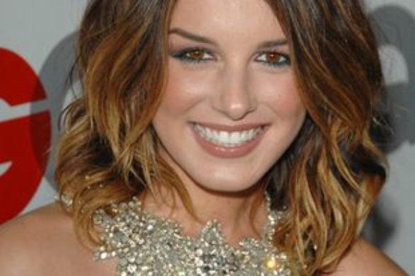 Shenae Grimes – mała czarna wystarczy by błyszczeć