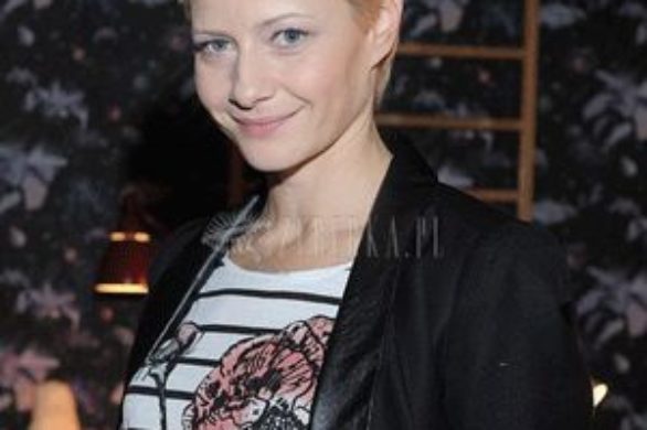 Małgorzata Kożuchowska w dżinsowej mini (FOTO)