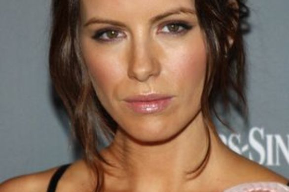 Kate Beckinsale – sporo tej sukienki