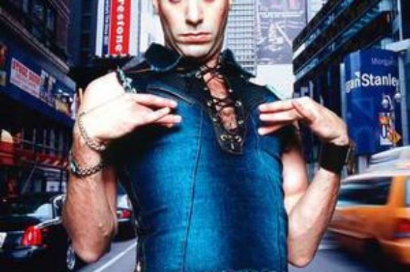 Sacha Baron Cohen na pokazie Agathy Ruiz de la Prada