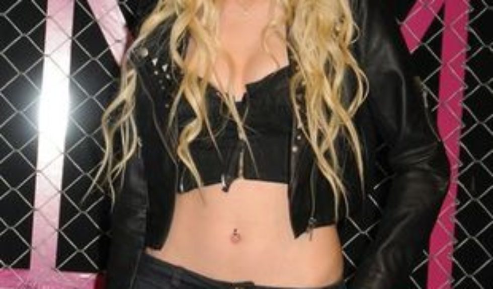 Taylor Momsen promuje kolekcję Madonny i Lourdes… Taylor Momsen promuje kolekcję Madonny i Lourdes…