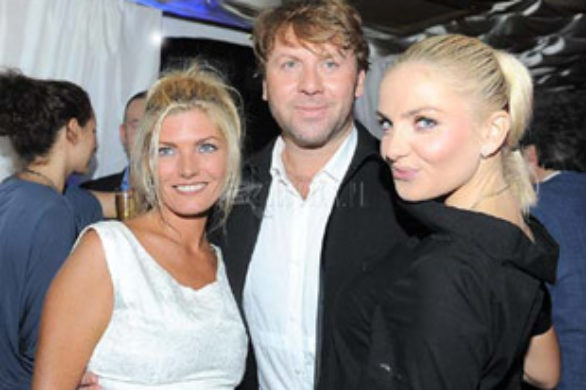 Maja Frykowska i Małgorzata Lewińska w prostych  sukienkach