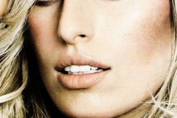 Karolina Kurkova na okładce Vogue Spain (FOTO)