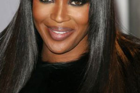 Naomi Campbell w welurze i futrze (FOTO)