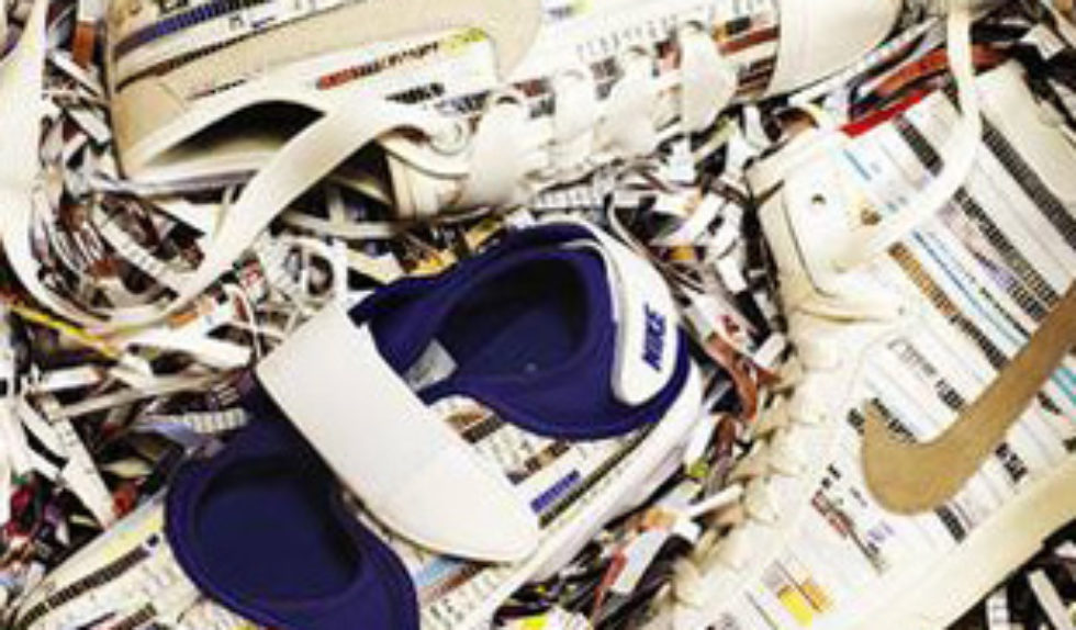 Co łączy stare gazety i sportowe buty? Co łączy stare gazety i sportowe buty?