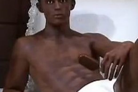 Karl Lagerfeld i czekoladowy pokój hotelowy (VIDEO)