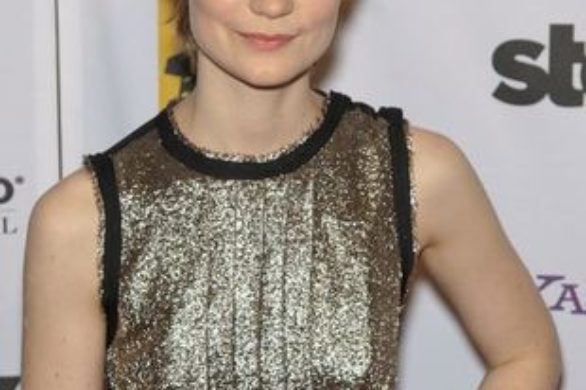 Mia Wasikowska cała w złocie (FOTO)