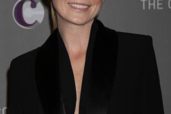 Ellen Pompeo w seksownym garniturze (FOTO)