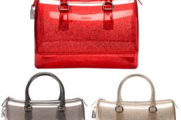 Błyszczące torby od marki Furla