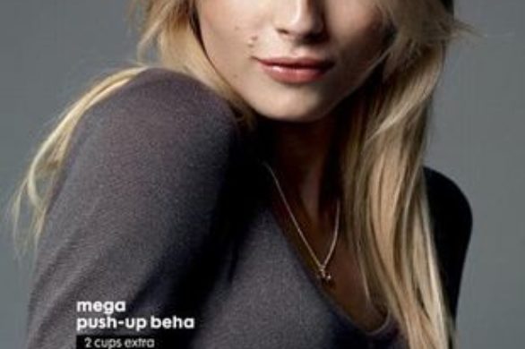 Andrej Pejic reklamuje biustonosze! (FOTO)