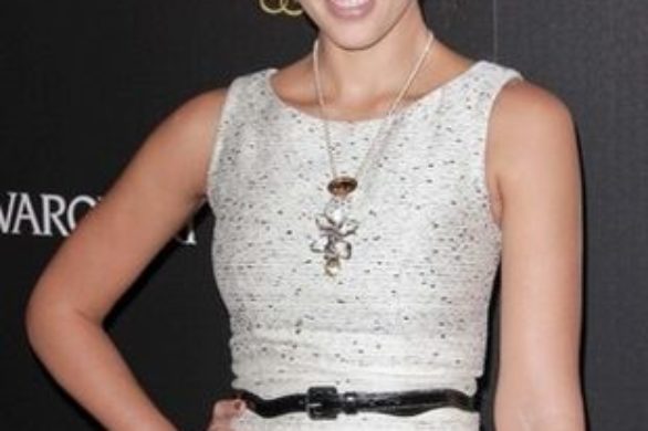 Kwitnąca Jessica Alba w InStyle Australia