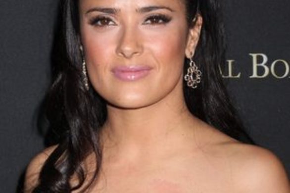 Cieniowana suknia Salmy Hayek