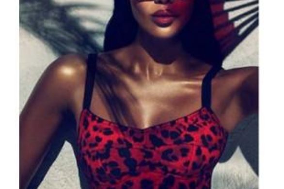 Naomi Campbell reklamuje linię okularów Dolce & Gabbana