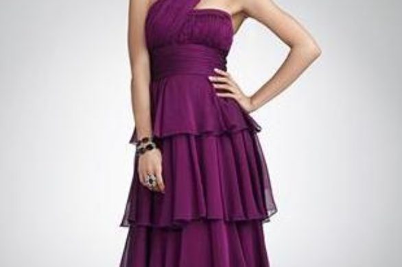 Jessica Simpson zaprojektowała suknie na bal licealny