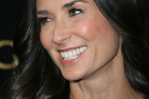 Demi Moore tym razem nie w czerni (FOTO)