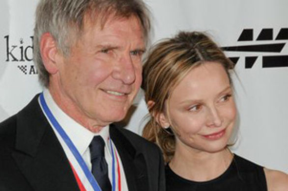 Calista Flockhart nie rezygnuje z czerni (FOTO)