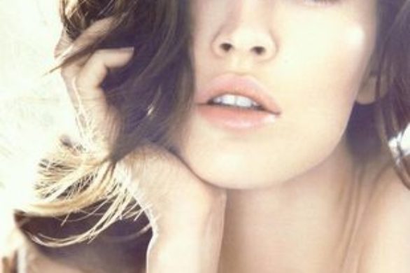 Brutalny retusz w kampanii Emporio Armani