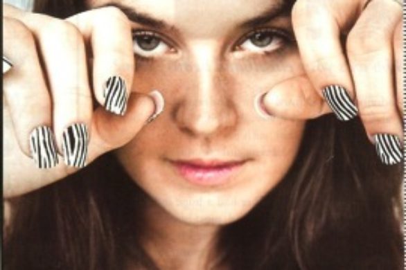 Ciekawy manicure Rihanny