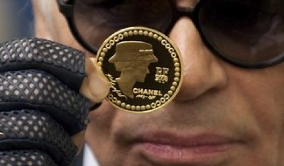 Karl Lagerfeld robi pieniądze Karl Lagerfeld robi pieniądze