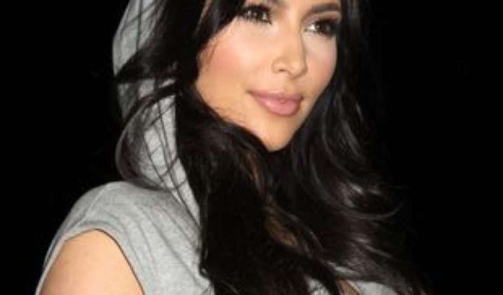 Kim Kardashian w skórzanym gorsecie Kim Kardashian w skórzanym gorsecie