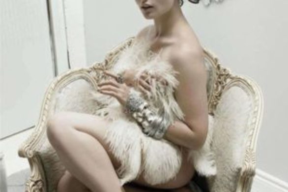 Crystal Renn w Elle Canada