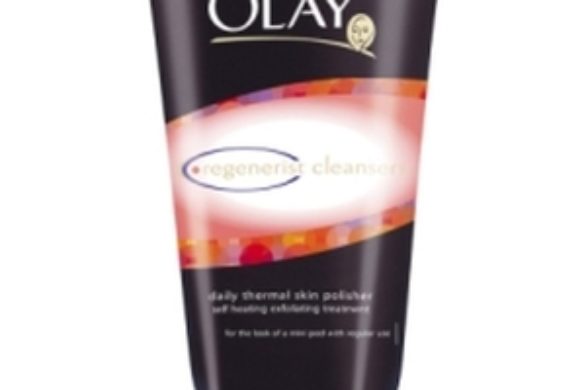 Peeling do mycia twarzy Olay