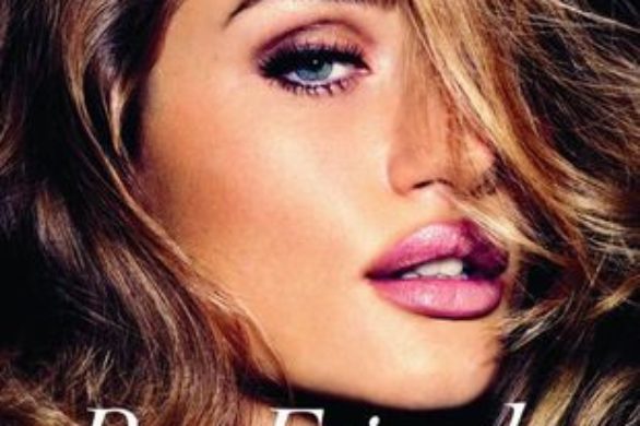 Rosie Huntington-Whiteley na dwóch okładkach Vogue’a