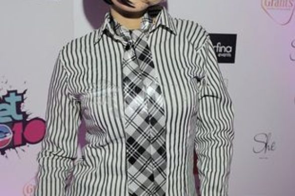 Sara May – wersja czarno-biała