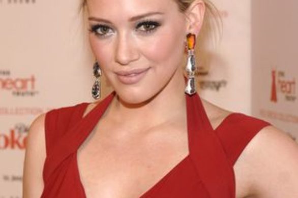 Hilary Duff w soczystej czerwieni