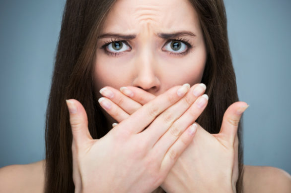 Jak pozbyć się nieprzyjemnego zapachu z ust?