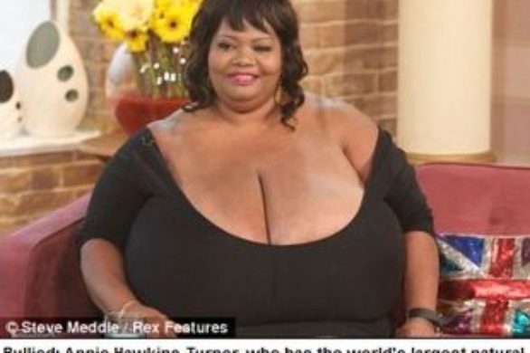 Posiadaczka największych piersi świata w This Morning