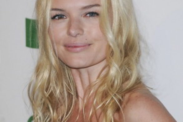 Kate Bosworth w nietypowej małej czarnej