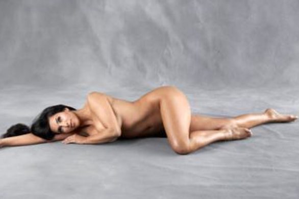 Kim Kardashian zupełnie nago dla Harper’s Bazaar
