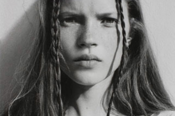 Kultowe zdjęcia Kate Moss poszły pod młotek