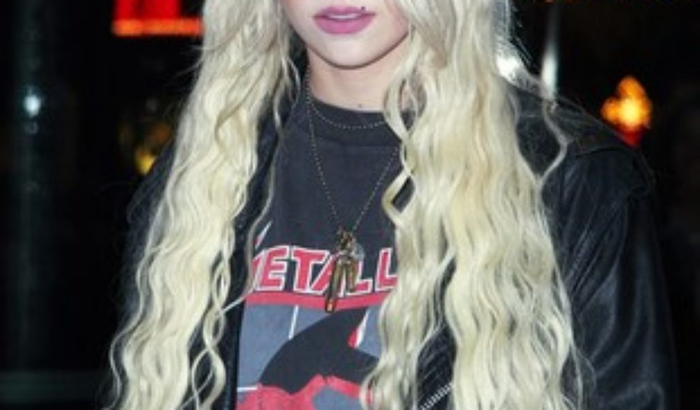 Taylor Momsen znowu straszy (FOTO) Taylor Momsen znowu straszy (FOTO)
