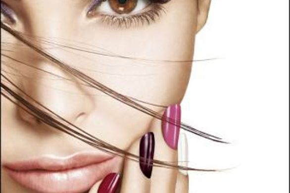 Minikolekcja letnich kosmetyków od Maybelline