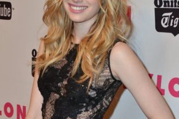 Emma Roberts w sukience Elie Saab (FOTO)