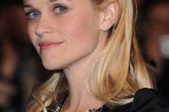 Reese Witherspoon w kreacji od Prady