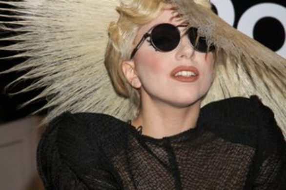 Lady Gaga cała w perełkach