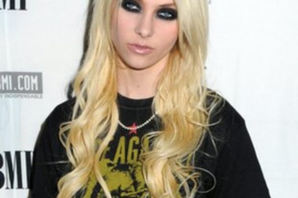 Taylor Momsen nie rezygnuje z mocnego makijażu